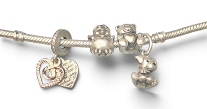 Pandora bracelet with 4 charms