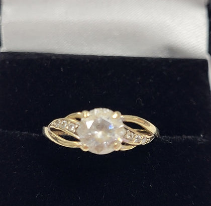 9ct Yellow Gold Ring With CZ Stones - 1.7G - Size L - Hallmarked
