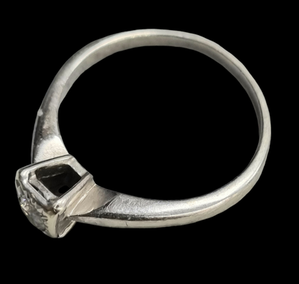 9ct White Gold Diamond Ring.