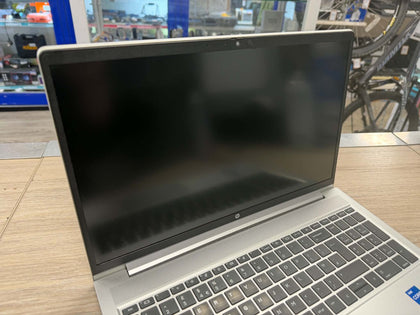 HP Probook 450 I5-1235u,8gb ram, 256SSD,Windows 11.