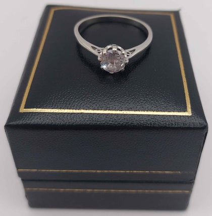 Pre-owned cubic zirconia wedding ring white gold 9k (375) 2.1g Boxed size S