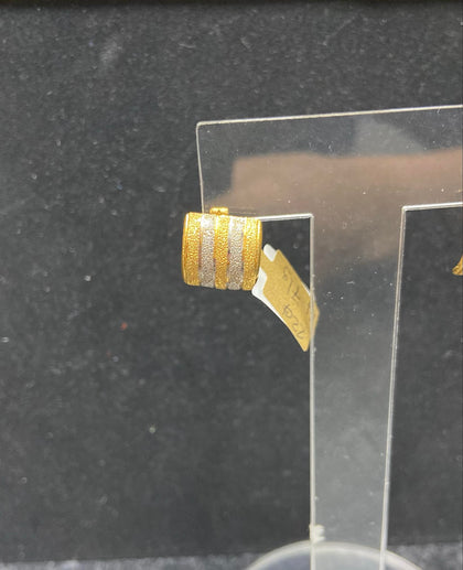 22ct Gold Frosted Two-Tone Earrings, 4.71g