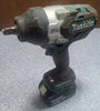 Makita (DTW1002) Impact Wrench - With 6.0ah Battery