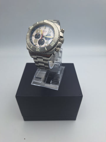 Feelnever super quartz stainless steel divers chronograph watch with steel bracelet and sapphire glass BOXED