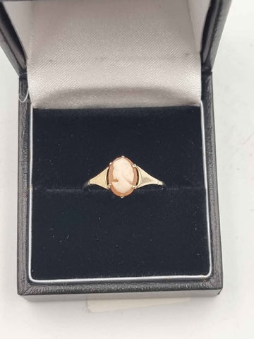 9ct Yellow Gold Cameo Ring - Size O - 1.11 Grams