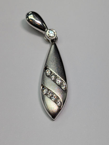 18ct white gold tear drop pendant
