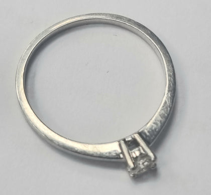 9CT WHITE GOLD DIAMOND RING SIZE N 1/2