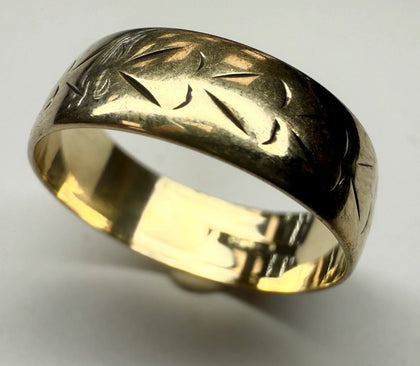 9ct gold band ring size M 1/2
