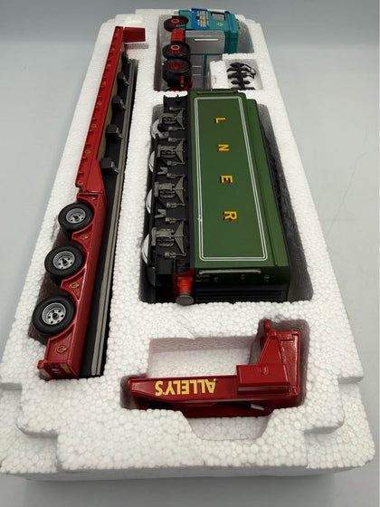 CORGI CC13213 DAF XF SPACE CAB LOW LOADER & LOCOMOTIVE TENDER, 1/50 SCALE, NO BOX