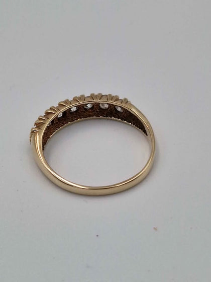 9ct Yellow Gold Ring With CZ Stones - Size Q - 2.25 Grams
