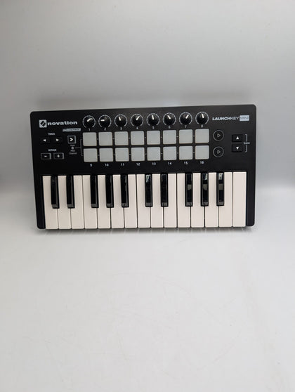 Novation Launchkey Mini MK2 / unboxed