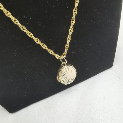 9K Gold Necklace with Flower Design Locket, Hallmarked 375, Size: 18