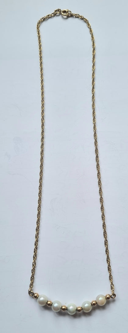 9ct Gold Necklace with run of pearls