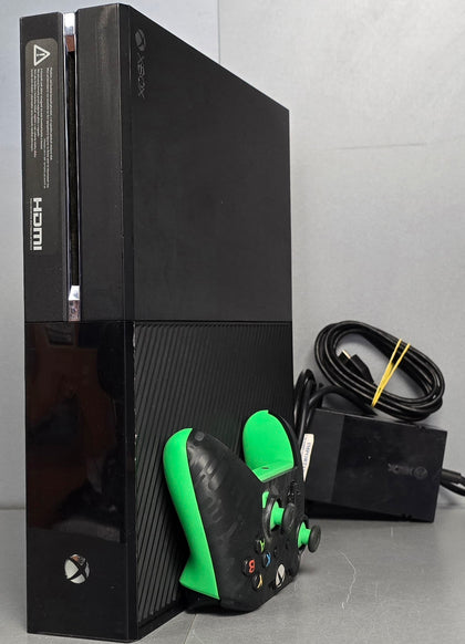 Microsoft Xbox One 500GB, 3RD Party Pad & Batman Game
