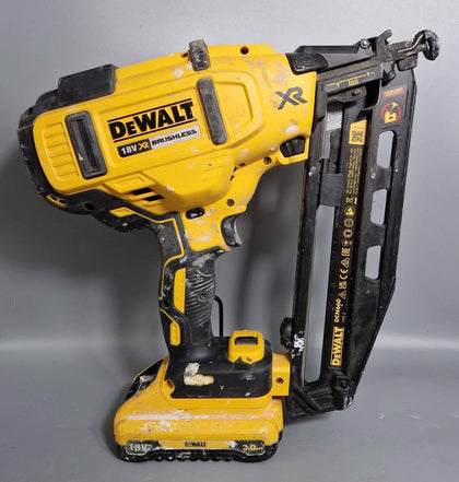 Dewalt DCN660N 18V XR Cordless Brushless 2ND Fix Nail Gun with 3.0ah batt & charger