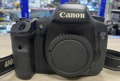Canon EOS 7D 18mp body only