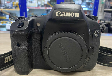 Canon EOS 7D 18mp body only