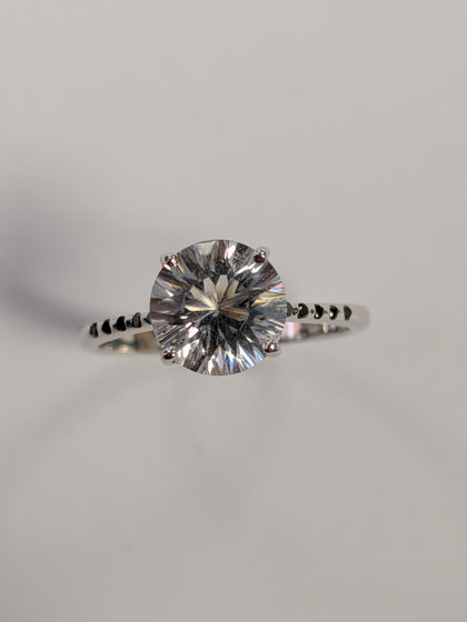 9ct White Gold Large Stone Ring Size N