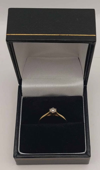 9ct yellow gold engagement ring with small stone size k Boxed 1.31g full hallmarked