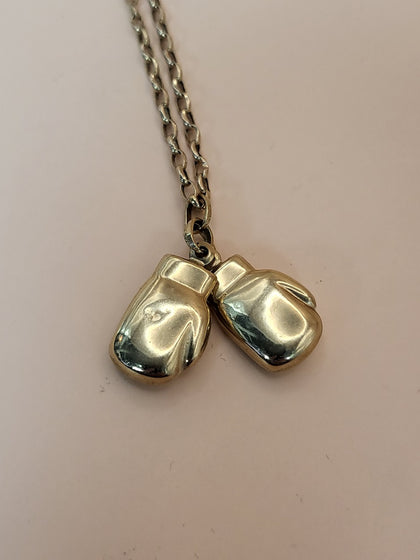 9ct Belcher Chain With Boxing Glove Pendant - 18