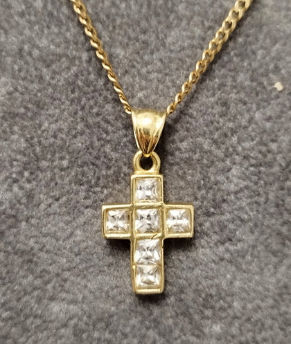 9ct Yellow Gold Cross Bezel Set with 6 Square Clear Stones on a 23