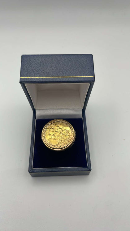 Full sovereign ring 22ct sovereign on a 9ct mount