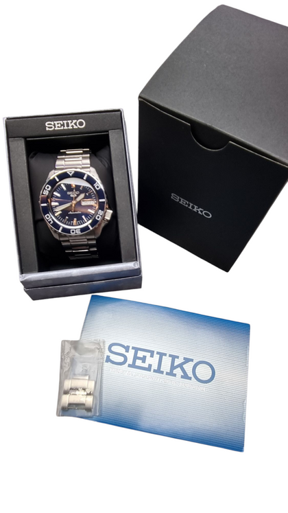 SEIKO 5 VINTAGE SPORTS AUTOMATIC BLUE DIAL WATCH