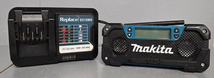 Makita MR052 Radio With 3Ah Battery & Charger