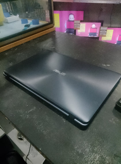 ASUS VivoBook 17.3