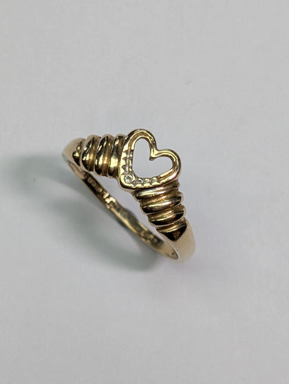 9ct gold diamond heart ring