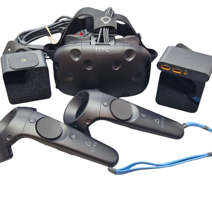 HTC VIVE PC VR GAMING HEADSET WITH SENSOR BLOCKS.