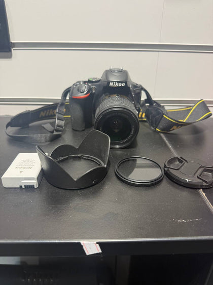 Nikon D5600 Black + AF-P DX 18-55mm VR