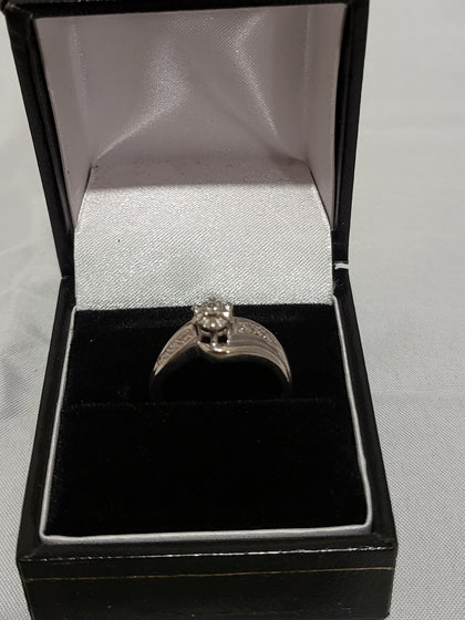 9ct White Gold & Diamond Ring - Size M - 3.06G