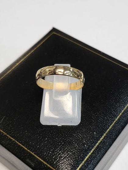 9ct Yellow Gold Patterned Band Ring - Size N - 2.26g - Hallmarked