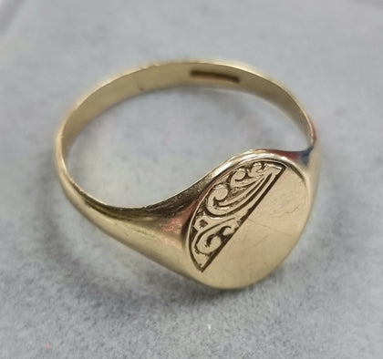 9ct Gold Signet Ring Size T