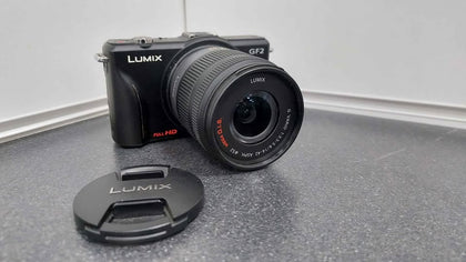 Panasonic Lumix DMC-GF2 12M + 14-42mm