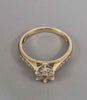 14CT Gold ring 3.5G 375 Size Q With Stones