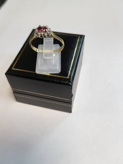 18ct Yellow Gold Ring with Red & Clear Stones - Size T - 3.15g total