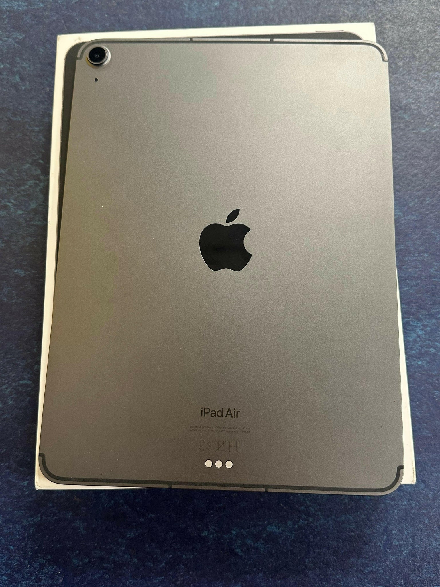 Apple iPad Air 5th Gen 64GB Wi-Fi and cellular boxed – Cash Generator ...
