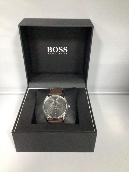 HUGO BOSS MENS WATCH (BROWN LEATHER STRAP).