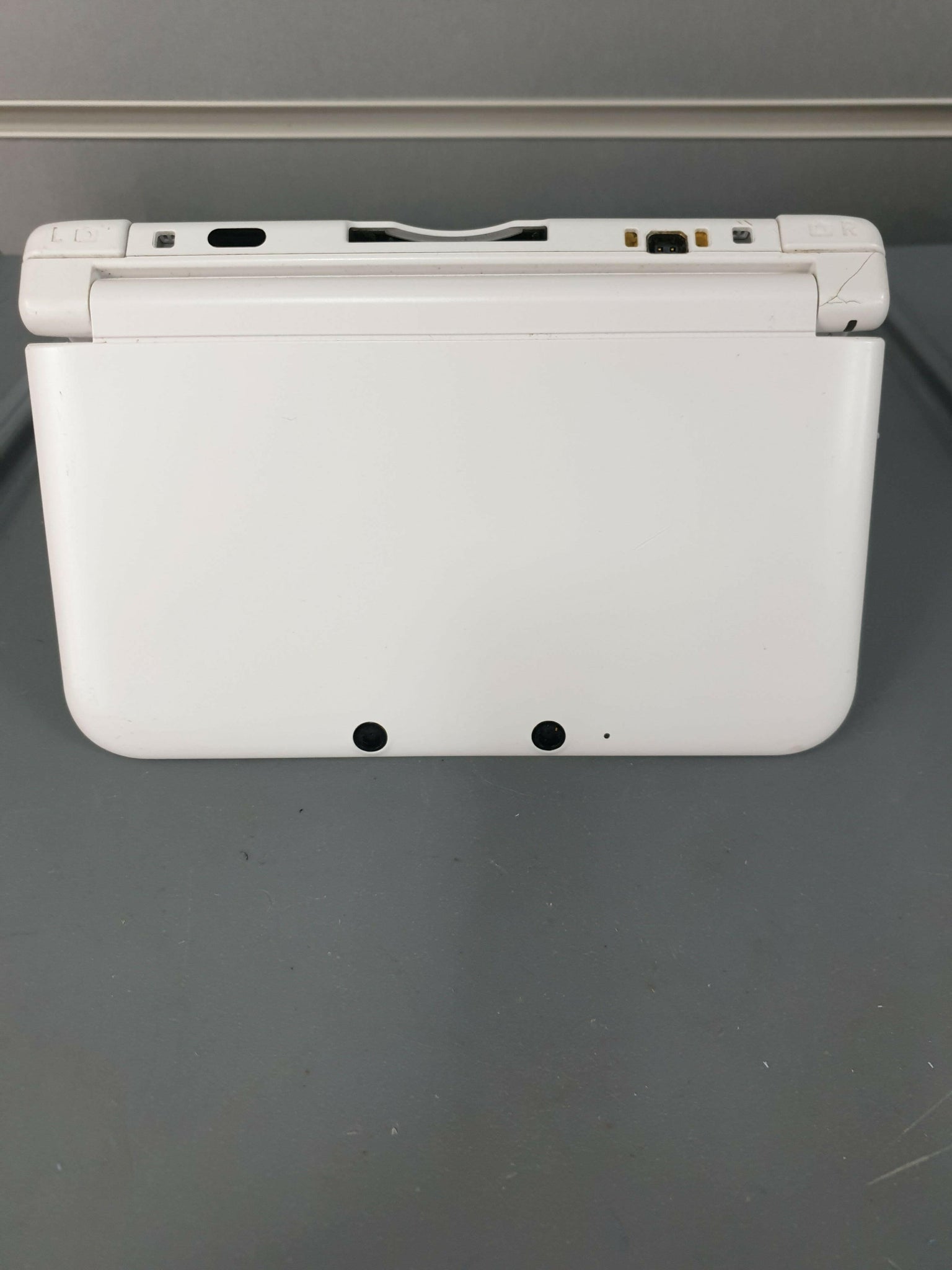 Nintendo 3DS XL Console - Pearl White With charger