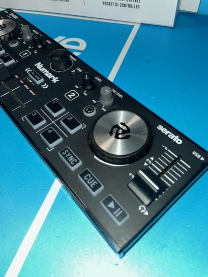 Numark DJ2GO2 Touch - DJ Controller.