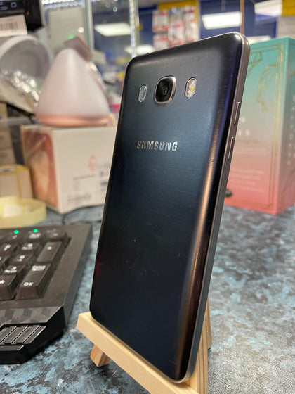 Samsung Galaxy J5 - 16gb.