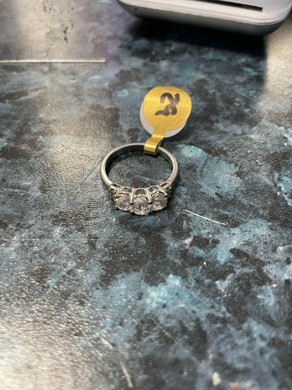 SILVER RING (R).