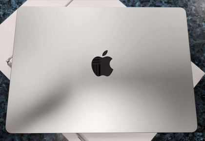 Apple MacBook Air 2022 - Silver.