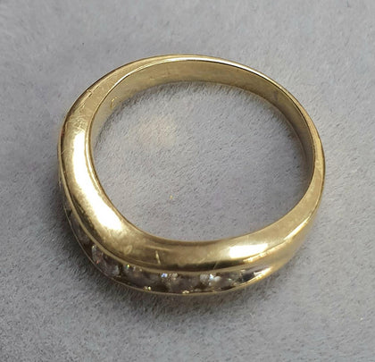 18ct Gold Diamond Wishbone Ring.