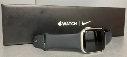 **Sale** Apple Watch Nike Series 7 Cellular 45mm - Starlight.