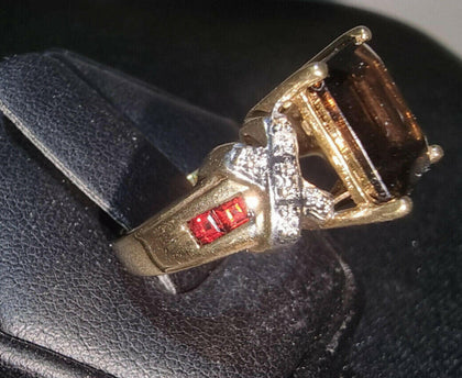 4.65g 9ct Vintage Style Diamond Ring.