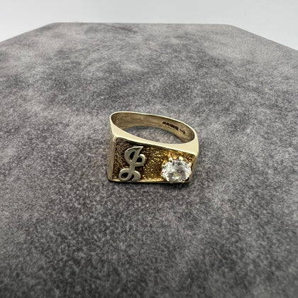 9CT Gold Ring Size T.