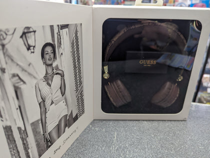 NEW GUESS WIRELESS HEADPHONES BOXED PRESTON STORE.